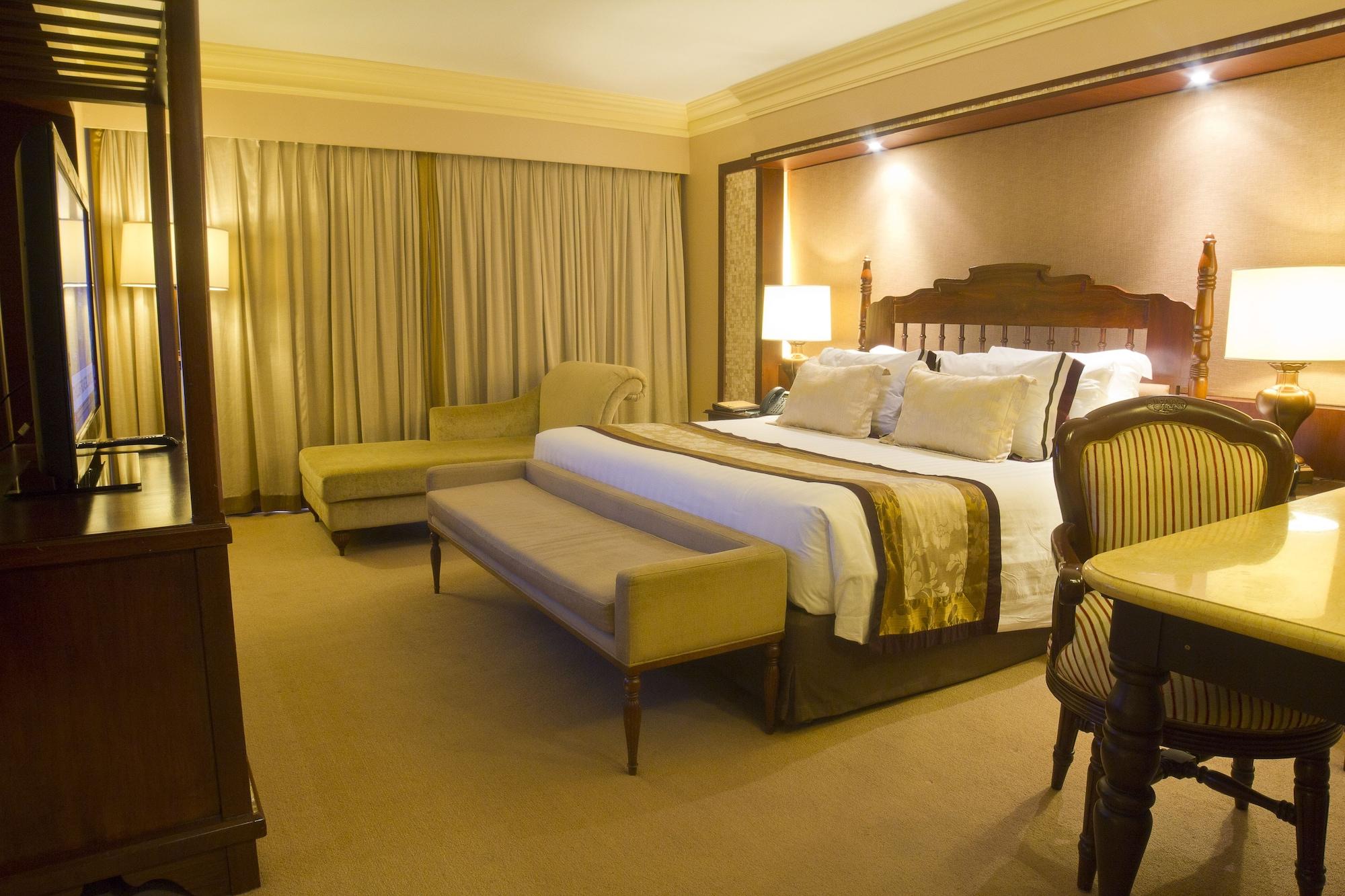 Hotel The 5*