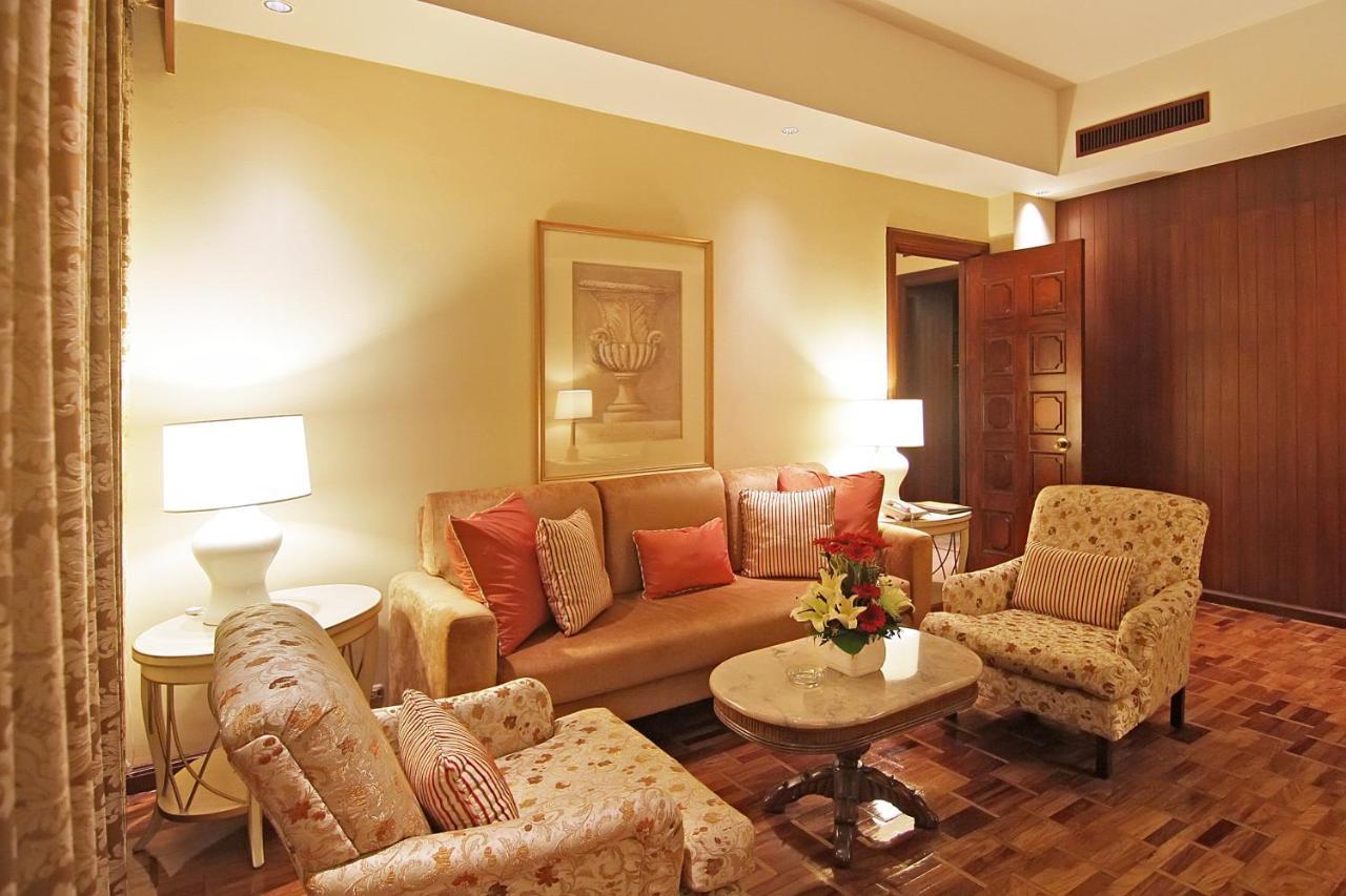 Hotel The Manila
